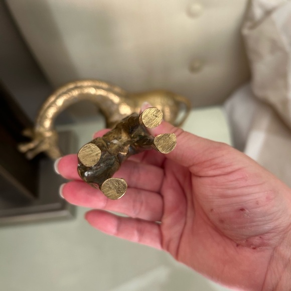 Giraffe brass figurine set of two mother and baby bookends 🦒 - Picture 9 of 10